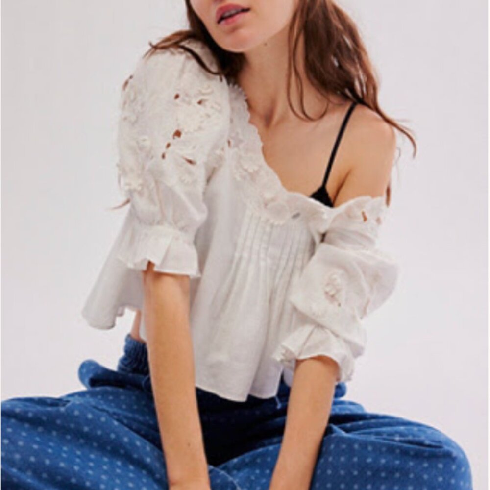 Sophia Embroidered Top – White